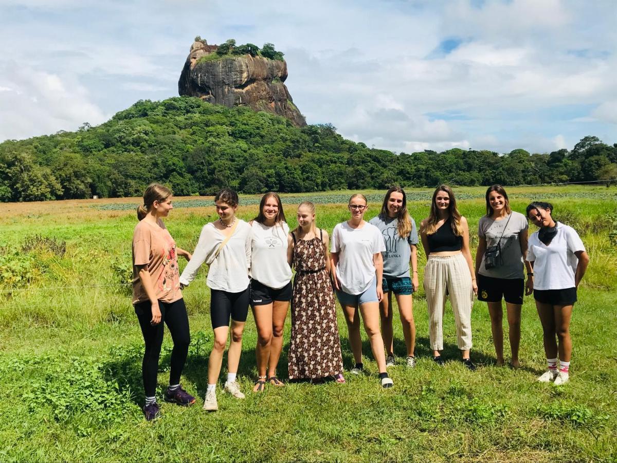 Sigiriya Village Home Stay Ngoại thất bức ảnh